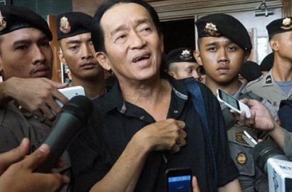 Yakin, Ayah Mirna Tegaskan Jessica Sempat Pegang Gelas Kopi Anaknya