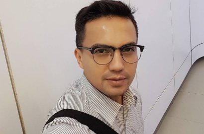 Nostalgia 'Pernikahan Dini', Sahrul Gunawan Banggakan Rambut Belah Tengahnya