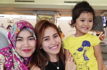 Waduh, Ibu Ayu Ting Ting Dibully Gara-Gara Salah Tulis Bahasa Inggris