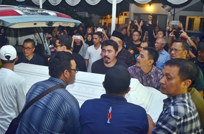 Ini Kebiasaan Mike Mohede yang Tak Bisa Dilupakan Ibunda