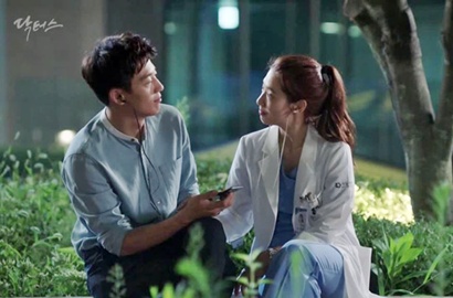 Bikin Baper, Kim Rae Won Pose Manja ke Park Shin Hye di 'Doctors'