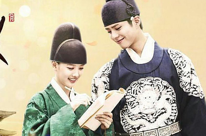 Ganteng dan Cantik, Bo Gum-Yoo Jung Bikin Silau di Poster 'Love in Moonlight'