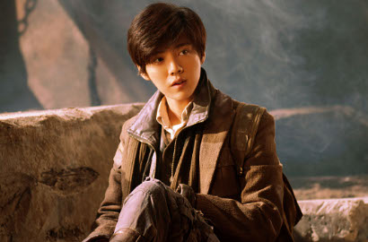 Hindari Perangkap, Luhan Ngedance Kece di Video 'Time Raiders'