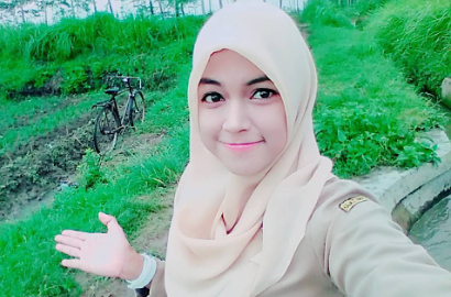 Muda dan Cantik, Guru SD Asal Tegal Ini Bikin Netter Terpana
