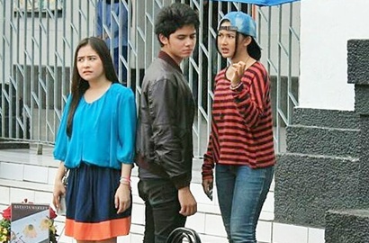 So Sweet, Aliando-Prilly Pakai Headset Berdua di 'Betapa Aku Mencintaimu'