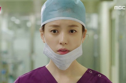 Sedih, Han Hyo Joo Nangis Gagal Selamatkan Pasien di 'W'