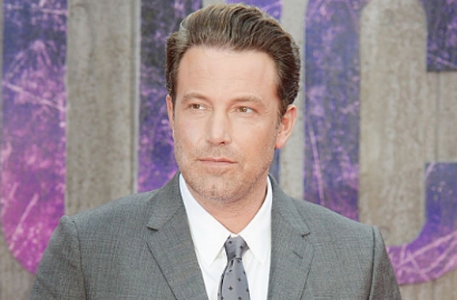 Bikin Ngakak, Begini Lucunya Ben Affleck Lupa Mengancingkan Resleting Celana