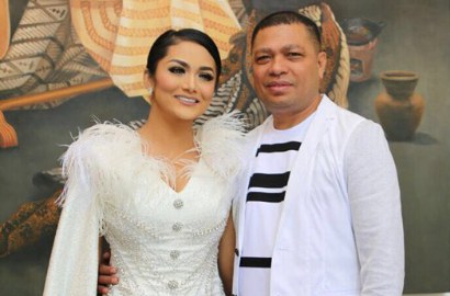 Selalu Romantis, Krisdayanti Ternyata Jarang Dipuji Raul Lemos