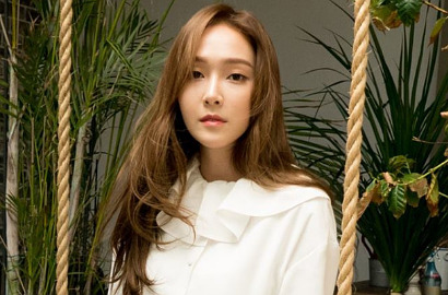 Jessica Jung Pamer Suara Merdu di 'Love Me the Same' Versi Akustik