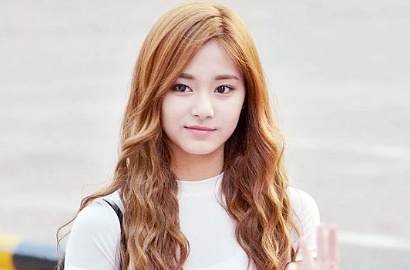 Wow, Kelenturan Tubuh Tzuyu di 'Weekly Idol' Ini Bikin Heechul Terpana