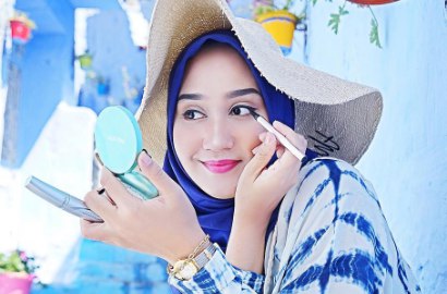 Waduh, Desainer Dian Pelangi Diisukan Pisah dengan Suami