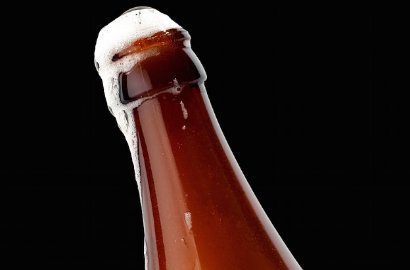 Parah, Pria Ini Paksa Anak Balitanya Minum Bir