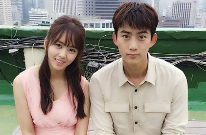 Bikin Baper, Taecyeon Peluk Erat Kim So Hyun di Foto Adegan 'Let's Fight Ghost'