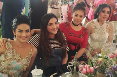 Wajah Arsy Tegang Saat Diajak Foto Selfie Bareng Krisdayanti
