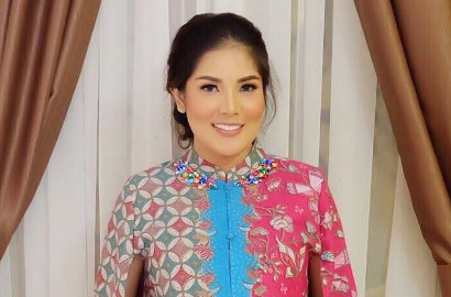 Pakai Dress Aksesoris Mawar di Bagian Intim, Foto Kehamilan Nindy Dikritik
