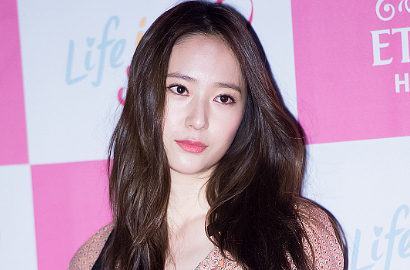 Sekarang Cantik, Foto Ini Buktikan 'Kembaran' Krystal Oplas Total?