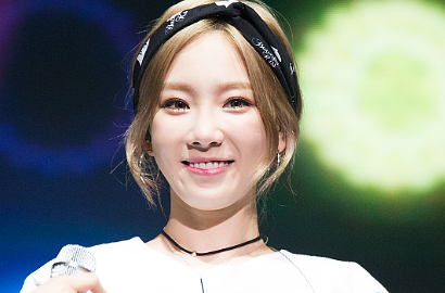 Lebih Mahal Ketimbang Bajunya, Tas Tae Yeon Ternyata Senilai Rp 26 Juta
