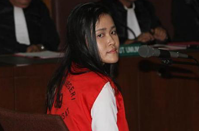 Analisis CCTV, Ini Detik-Detik Jessica Diduga Masukkan Sianida ke Kopi Mirna