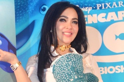 Syahrini Pamer Foto Naik Pesawat Suite Class, Netter: Nggak Pergi Haji?