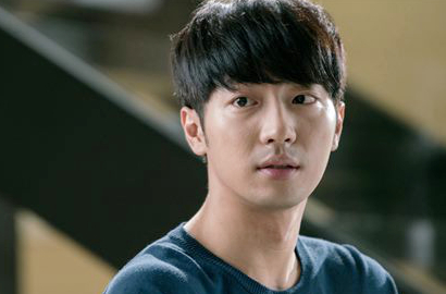 Jadi Cameo di 'Doctors', Lee Sang Yeob 'Signal' Sukses Rebut Perhatian Penonton