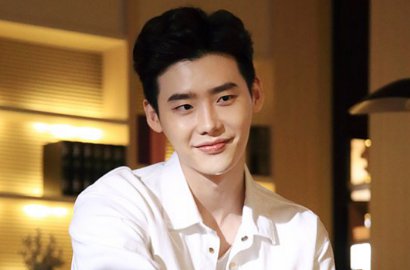 Gaya Modis Lee Jong Suk Bikin Fans Makin Betah Nonton 'W', Setuju?