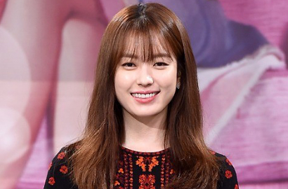 Dukung Han Hyo Joo di 'W', Fans Kirim Makanan ke Lokasi Syuting