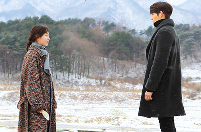 Tetap Tayang, Rating 'Uncontrollably Fond' Masih Kalah dari Olimpiade MBC