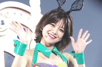 Sooyoung SNSD Cantik dan Keren Pakai Jersey Real Madrid