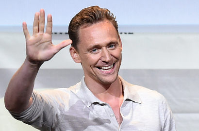 'Disindir' Robert Downey Jr. Soal Taylor Swift, Ini Komentar Tom Hiddleston