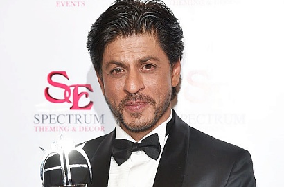 Ngamuk Usai Tertahan di Bandara LA, SRK Malah Tangkap Pokemon di Ruang Tunggu