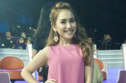 Joget Dangdut Pakai Stoking Jaring, Foto Lawas Mirip Ayu Ting Ting Hebohkan Netter