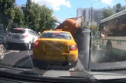 Truk Tinja Meledak Sebabkan Macet Parah di Moskow