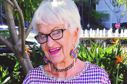 Punya Gaya Keren, Nenek 88 Tahun Ini Paling Fashionable di Dunia