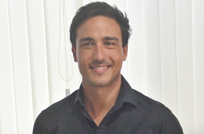 Bangganya Hamish Daud Main Bareng Ray Sahetapy di 'Spy in Love'