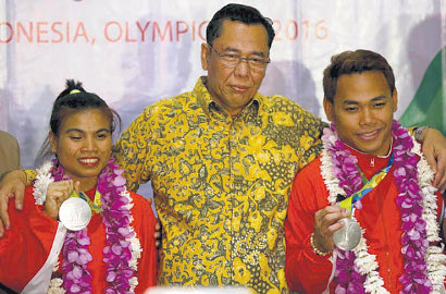 Tim Angkat Besi Belum Puas dengan 2 Medali di Olimpiade