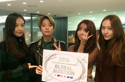 Obati Kangen Fans, f(x) Pamer Foto Unyu dengan Formasi Lengkap