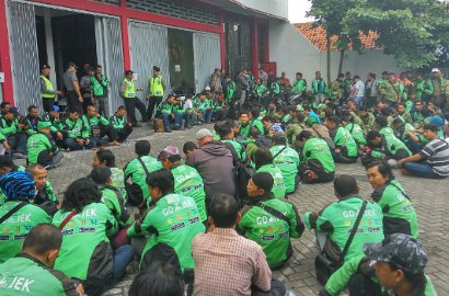 Tarif Diturunkan, Driver Go-Jek di Berbagai Wilayah Mogok Kerja dan Demo