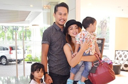 Sempat Diterpa Isu Pisah Ranjang, Ini Kondisi Rumah Tangga Nirina Zubir Sekarang