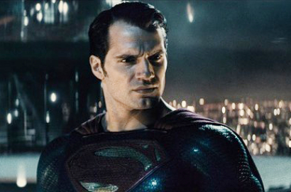 Henry Cavill Beri Bocoran Kostum Hitam Superman 'Justice League'
