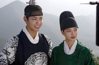 Jatuh ke Lubang, Kocaknya Park Bo Gum Ngamuk Kim Yoo Jung di 'Moonlight'