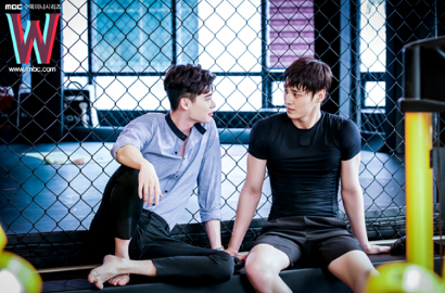 Seru Usil, Syuting Fighting Lee Jong Suk dan Lee Tae Hwan di 'W'