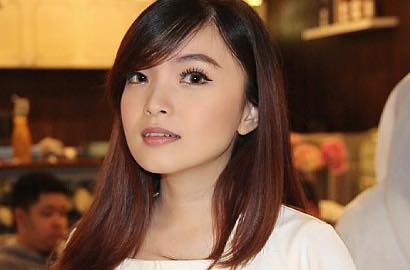 Tetap Imut dan Cantik, Intip Pemotretan Unyu Angel Eks Cherry Belle
