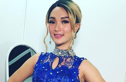 Pamer Foto Tidur Seranjang Bareng 'Pacar', Zaskia Gotik Dibully Netter