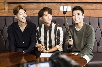 Pertama Kali Siaran V App, Kang Ha Neul-Hong Jong Hyun Girang Baca Komentar