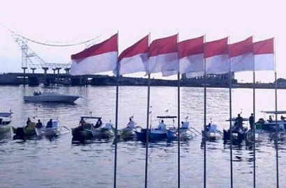 Super Unik, Upacara HUT RI ke-71 Makassar Digelar di Tengah Laut
