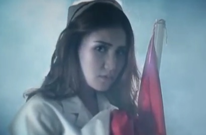 Pakai Baju Perawat Diledek Seram, Ayu Ting Ting Juga Dibully Pamer Dada di Lomba HUT RI