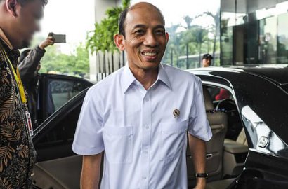 Dicopot Jadi Menteri, Arcandra Tahar Ikut Upacara Penurunan Bendera di Istana