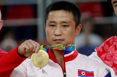 Pasang Ekspresi Ini, Atlet Korea Utara Jadi Peraih Medali Emas 'Tersedih' di Dunia