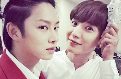 Bangga Pakai Baju Couple Warna Pink, Leeteuk-Heechul SuJu Bikin Netter Heboh