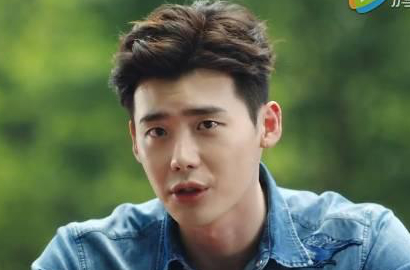 Senyum Bahagia, Park Shin Hye Pamer Truk Kiriman Lee Jong Suk di 'Doctors'